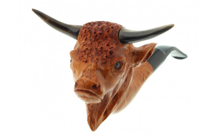 Bull sculpted pipe
