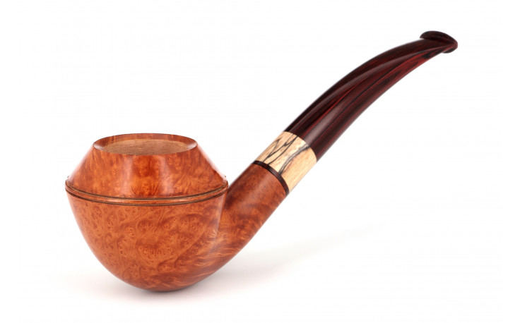 Nuttens Hand Made 68 Rhodesian A pipe