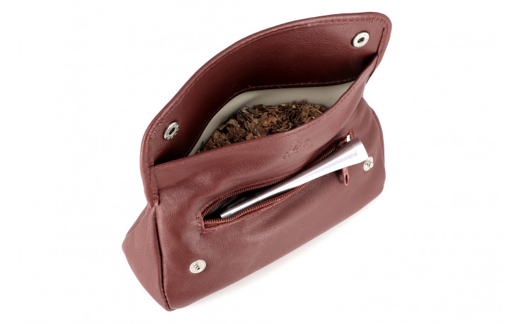 Black leather tobacco pouch for 1 pipe